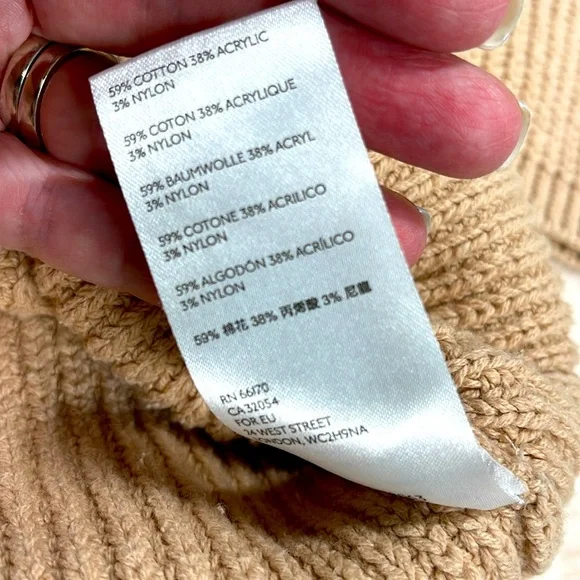 BNWOT URBAN OUTFITTERS VICTORIA OVER-SIZED SLOUCHY V-NECK BEIGE SWEATER SIZE XS - Picture 8 of 9